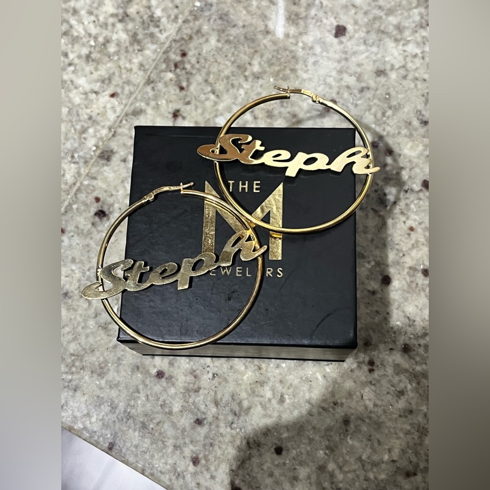 THE M JEWELERS STEPH GOLD HOOPS